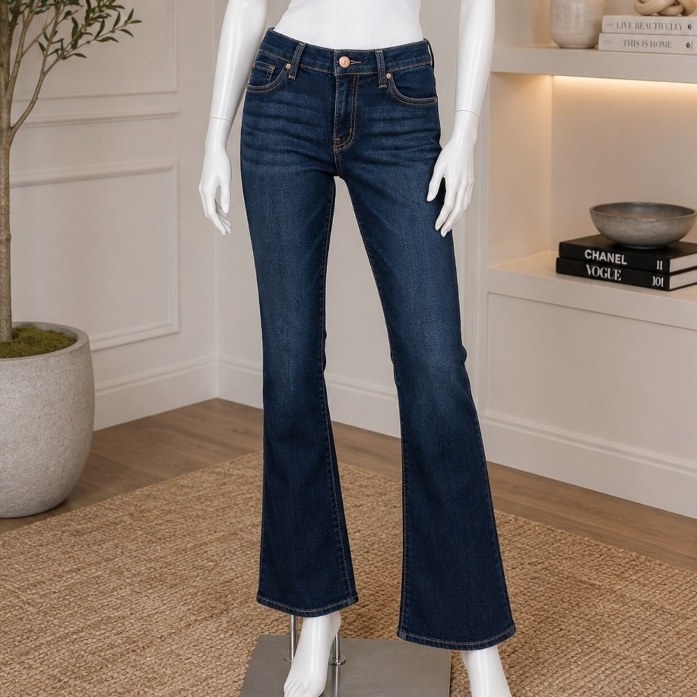 Signature by Levi Strauss & Co Womens Curvy Bootcut Jeans Dark Wash 14 Short
